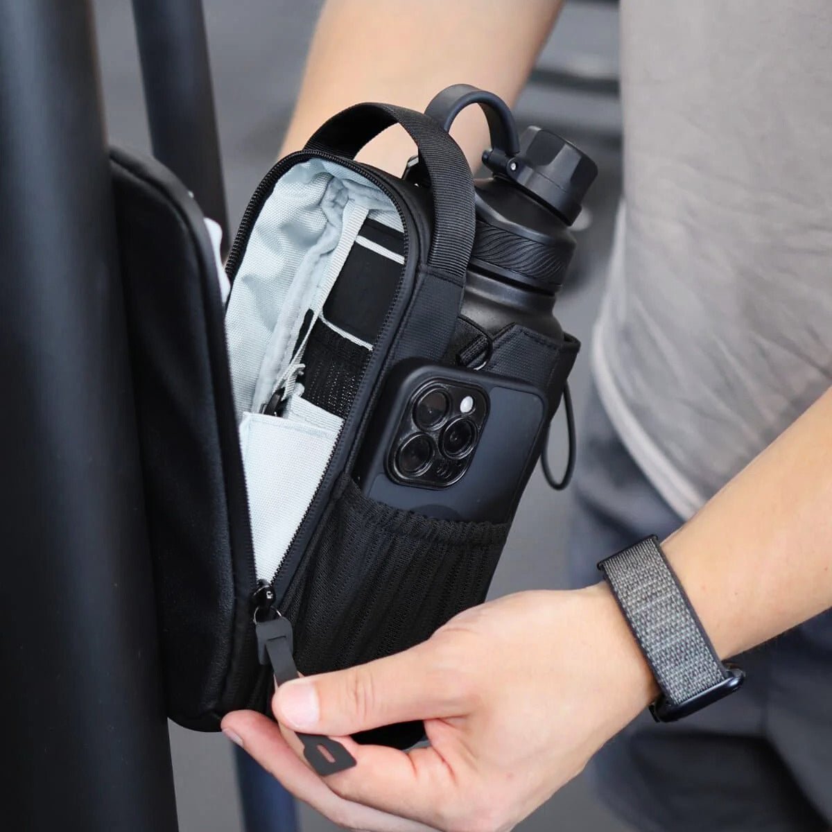 magnetic gym bag - pull